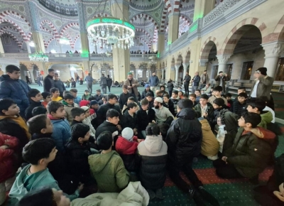 Sabah Namazı Buluşmalar Gençlerin Yoğun İlgisiyle Devam Ediyor